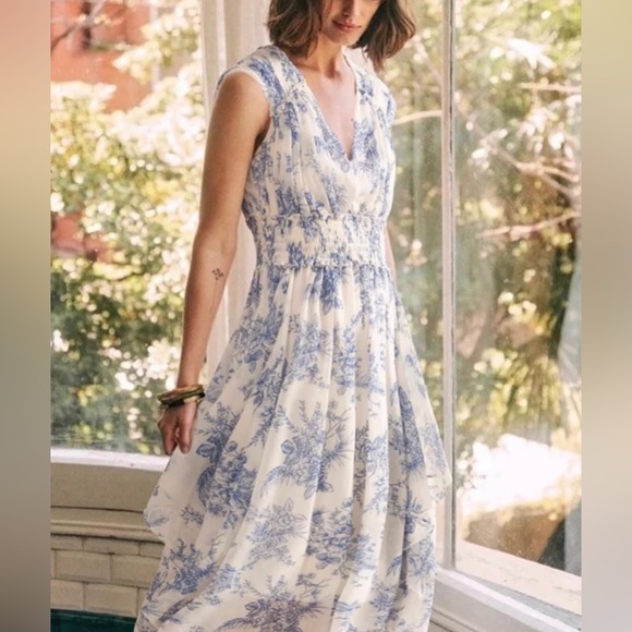 BCBGMaxAzria Dresses & Skirts - BCBG Max Azria Floral Print Sleeveless Midi Dress- New Without Tag Size S